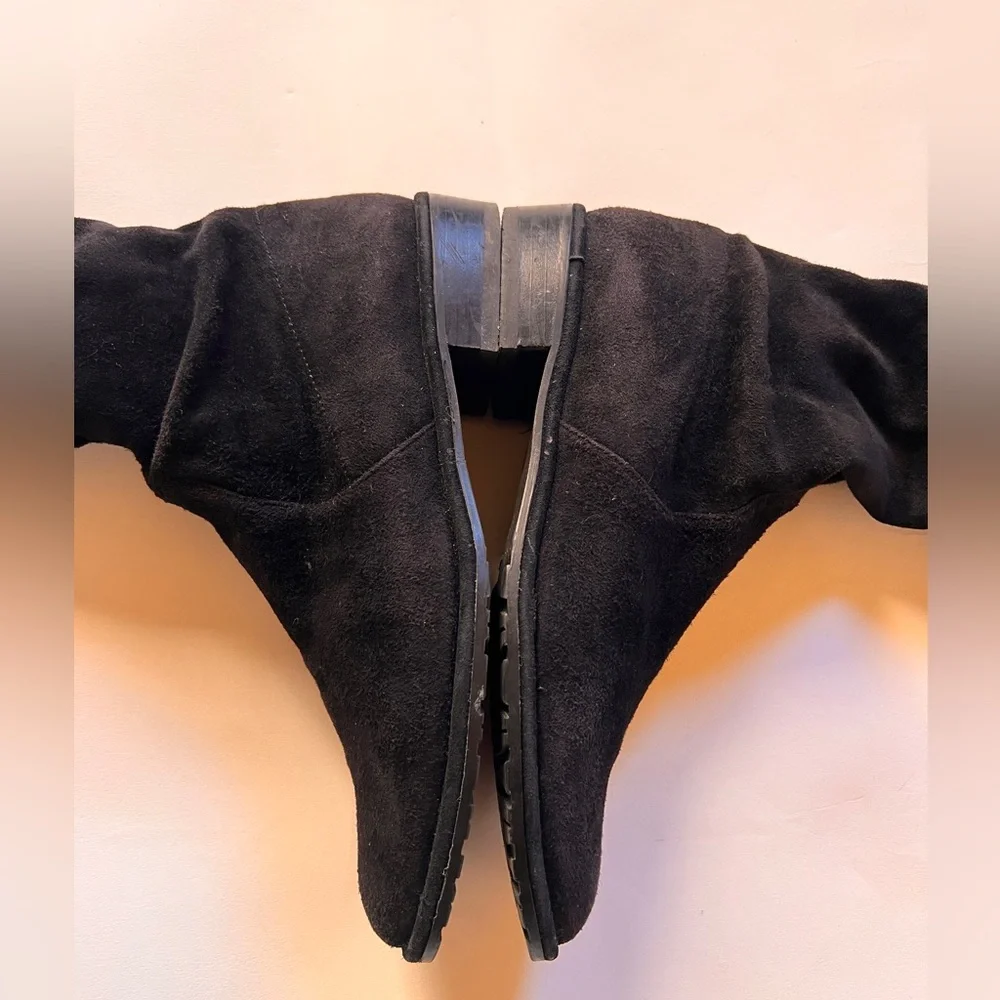 Stuart Weitzman Lowland Black Suede Over the Knee
Boot Size 6 - Picture 9 of 16